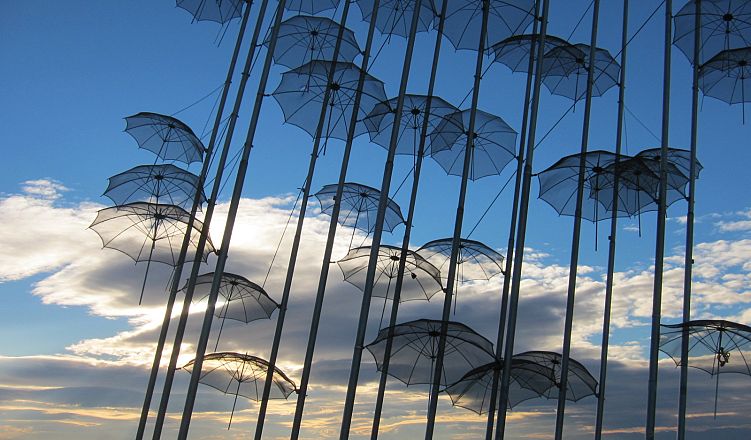 Инсталляция Зонтики в Салониках