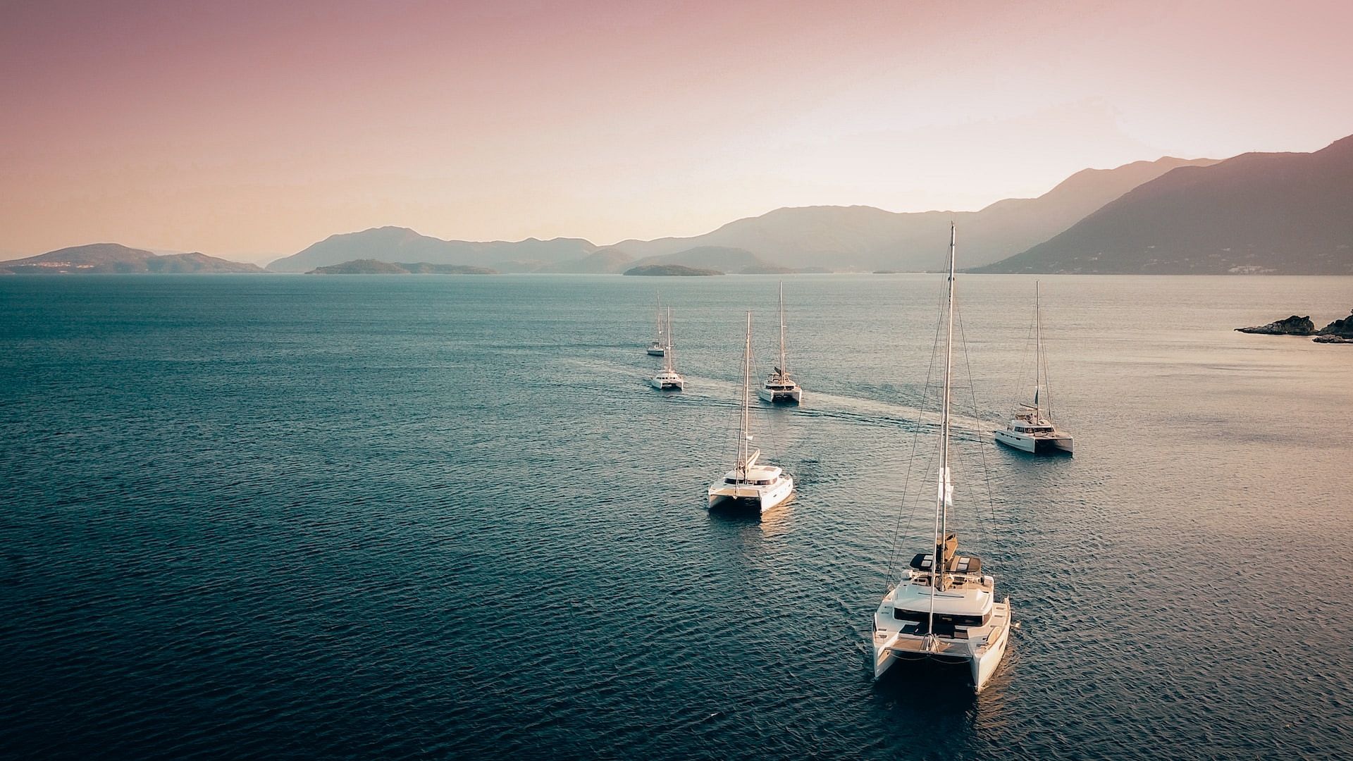 What do you need to know when renting a yacht in Greece?
