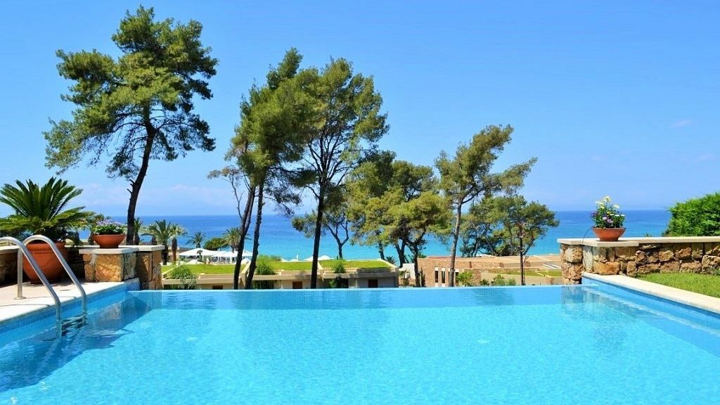 Renting a villa in Greece for families with children