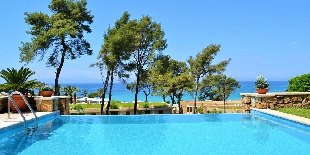 Renting a villa in Greece for families with children