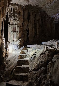 Пещера в Перамосе