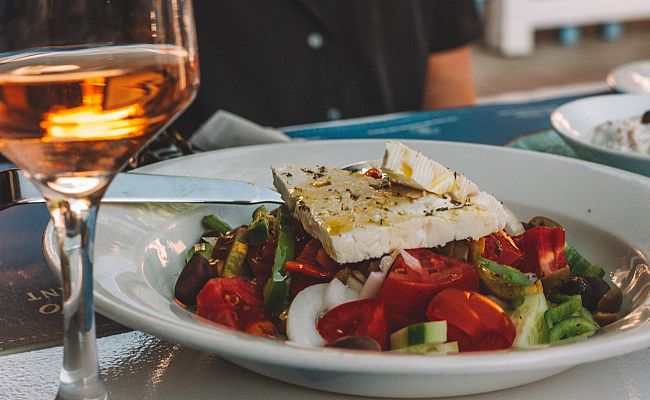 What to try in Crete: the traditional cuisine of the island