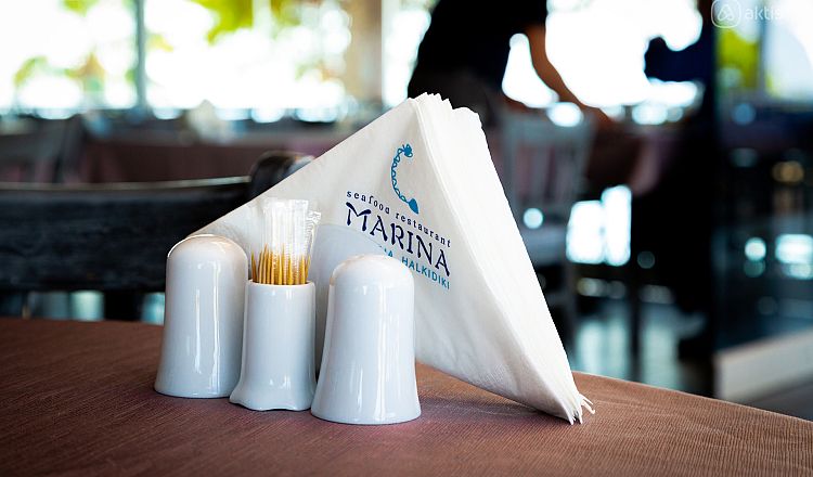 Seafood restaurant with sea view in Nea Potidea