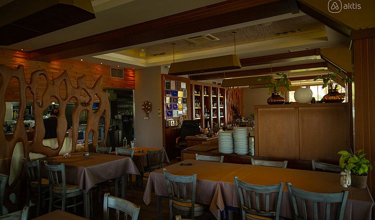 Ship-shaped restaurant, Halkidiki