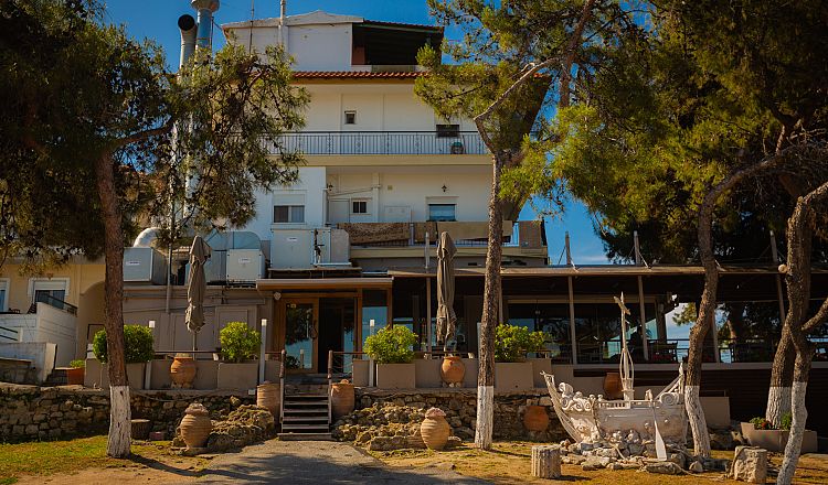 Marina Seafood Tavern in Nea Potidea