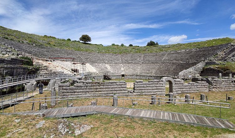 Dodoni Amphitheater