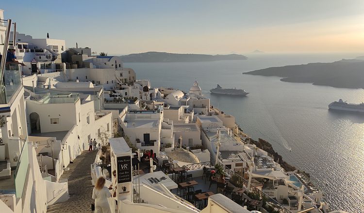 Views from the slope of Fira
