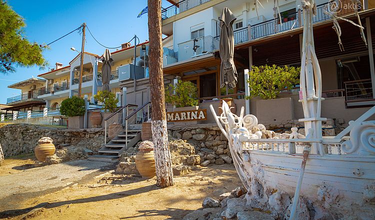 Marine-themed Greek establishment