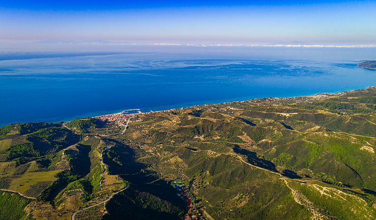 The surrounding mountains of Nea Skioni