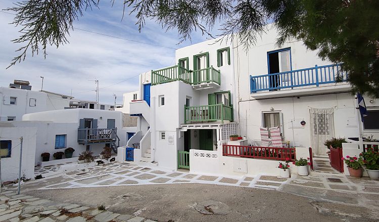White houses in Mykonos